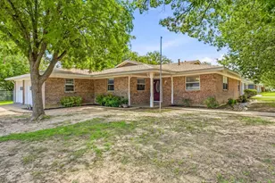 1787 N McCart St, Stephenville, TX 76401 - Photo 1