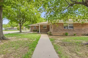 1787 N McCart St, Stephenville, TX 76401 - Photo 3