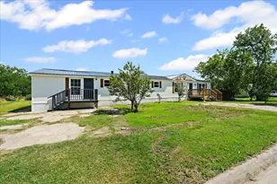 109 T A Carroll Ave, Corsicana, TX 75110 - Photo 3