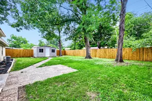 1208 Darlene Ln, Arlington, TX 76010 - Photo 23