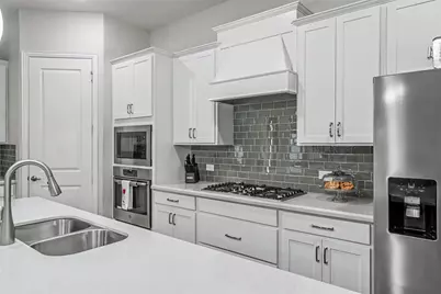 7721 Haddington, The Colony, TX 75056 - Photo 5