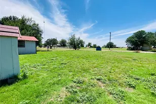 661 S 11th Ave, Munday, TX 76371 - Photo 27