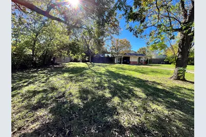 511 W Collins Street, Denton, TX 76201 - Photo 9