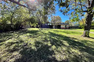511 W Collins St, Denton, TX 76201 - Photo 9