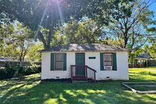 511 W Collins St, Denton, TX 76201 - Photo 1