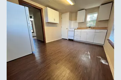 511 W Collins Street, Denton, TX 76201 - Photo 3