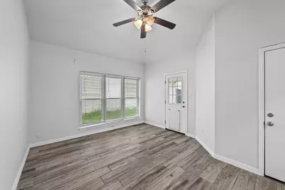 2906 Menlo Park Lane, Carrollton, TX 75007 - Photo 9