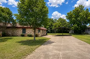 2401 Stephen Lee Dr, Fort Worth, TX 76119 - Photo 3