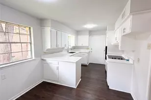 3327 Portlock Dr, Farmers Branch, TX 75234 - Photo 5