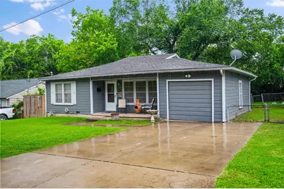 1307 N Gaines Street, Ennis, TX 75119 - Photo 3