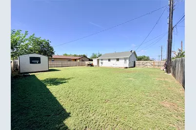 109 Drummond Street, Tye, TX 79563 - Photo 11