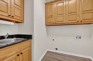 214 Knob Hill Dr, Granbury, TX 76048 - Photo 11