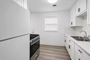 2320 Garden Oaks Dr, Irving, TX 75061 - Photo 7