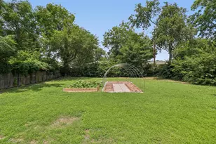 2320 Garden Oaks Dr, Irving, TX 75061 - Photo 11