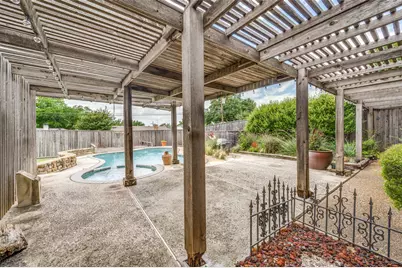10931 Marsh Lane, Dallas, TX 75229 - Photo 23