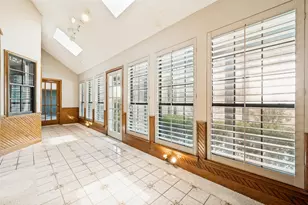 10931 Marsh Ln, Dallas, TX 75229 - Photo 9