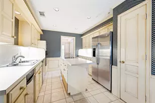 10931 Marsh Ln, Dallas, TX 75229 - Photo 11