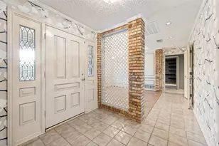 10931 Marsh Ln, Dallas, TX 75229 - Photo 3