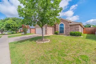 8249 Fall Crest Dr, Fort Worth, TX 76053 - Photo 3
