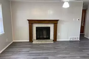 806 Phillips Dr, Ennis, TX 75119 - Photo 7