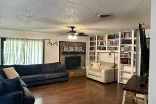 285 N Ave B, Crawford, TX 76638 - Photo 5