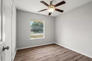 810 S Western Hls Dr, Howe, TX 75459 - Photo 17
