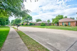 1410 Flameleaf Dr, Allen, TX 75002 - Photo 3