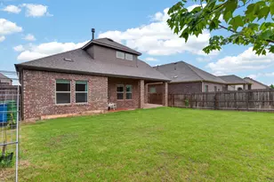 10616 Breezeway Dr, Aubrey, TX 76227 - Photo 37
