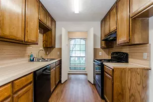 2301 Kingsford Ct, Arlington, TX 76017 - Photo 5