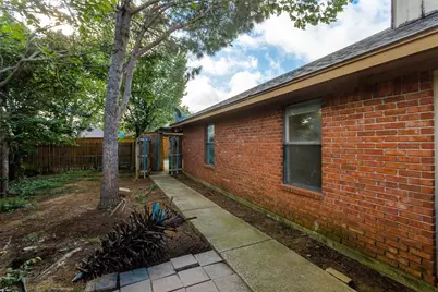 2301 Kingsford Court, Arlington, TX 76017 - Photo 21
