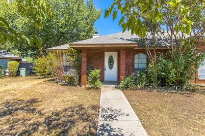 2301 Kingsford Court, Arlington, TX 76017 - Photo 1
