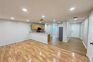2526 Bishop Allen Ln, Dallas, TX 75237 - Photo 7