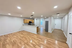 2526 Bishop Allen Ln, Dallas, TX 75237 - Photo 9