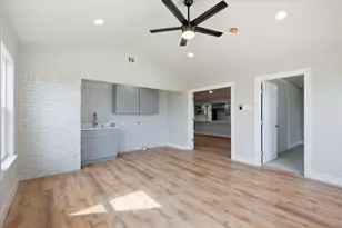 6333 Symphony Ln, Dallas, TX 75227 - Photo 3