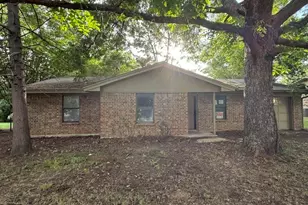 256 Lilac Ln, Azle, TX 76020 - Photo 1