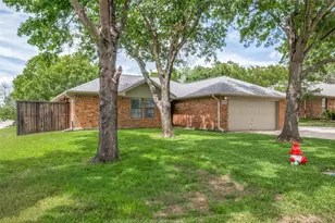3661 Fairview Dr, Corinth, TX 76210 - Photo 3