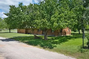 2308 Thornton St, San Saba, TX 76877 - Photo 3
