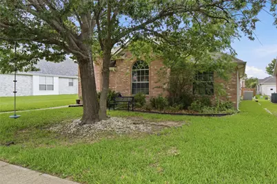 911 Sumner Drive, Mesquite, TX 75149 - Photo 1