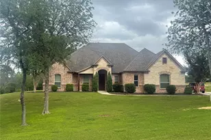 101 Bedding Ln, Azle, TX 76020 - Photo 1