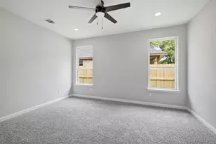 302 Evans St, Cleburne, TX 76031 - Photo 17
