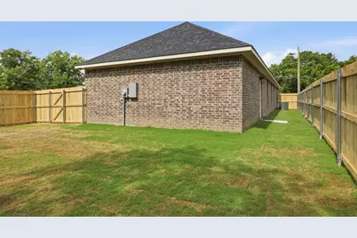 302 Evans Street, Cleburne, TX 76031 - Photo 29