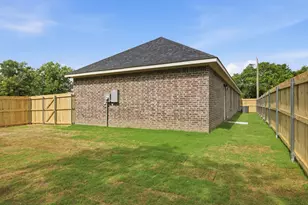 302 Evans St, Cleburne, TX 76031 - Photo 29