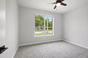 302 Evans St, Cleburne, TX 76031 - Photo 25
