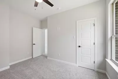 302 Evans Street, Cleburne, TX 76031 - Photo 21
