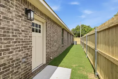 302 Evans Street, Cleburne, TX 76031 - Photo 31