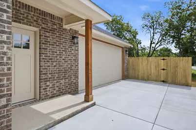 302 Evans Street, Cleburne, TX 76031 - Photo 27