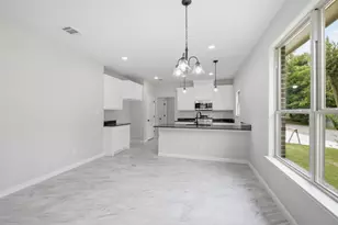 302 Evans St, Cleburne, TX 76031 - Photo 9