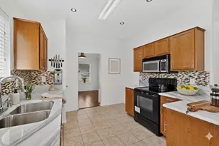 1933 E Dickey Dr, Dallas, TX 75051 - Photo 9