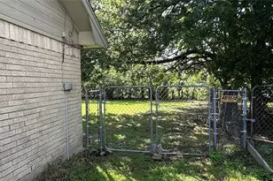 806 Crestline Dr, Mexia, TX 76667 - Photo 31