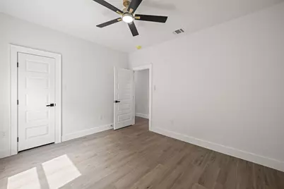 1004 W Broadus Avenue, Fort Worth, TX 76115 - Photo 23
